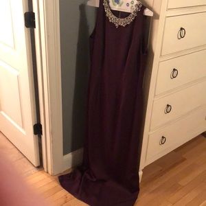 Cameron Blake Size 12 Long Evening Gown With Keyhole Back